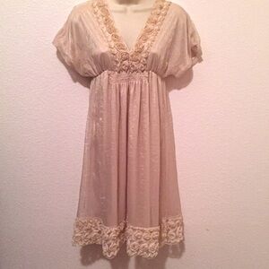 Voile beautiful ivory dress with rose details L